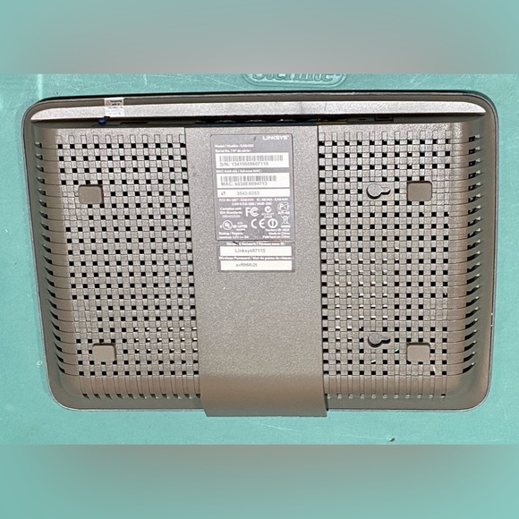 Linksys AC1600 Wi-Fi Wireless Dual-Band+Gigabit & USB Ports Smart App (EA6400) - Picture 7 of 8